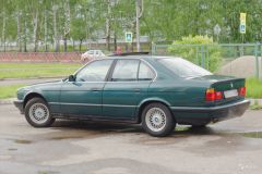 3931517622