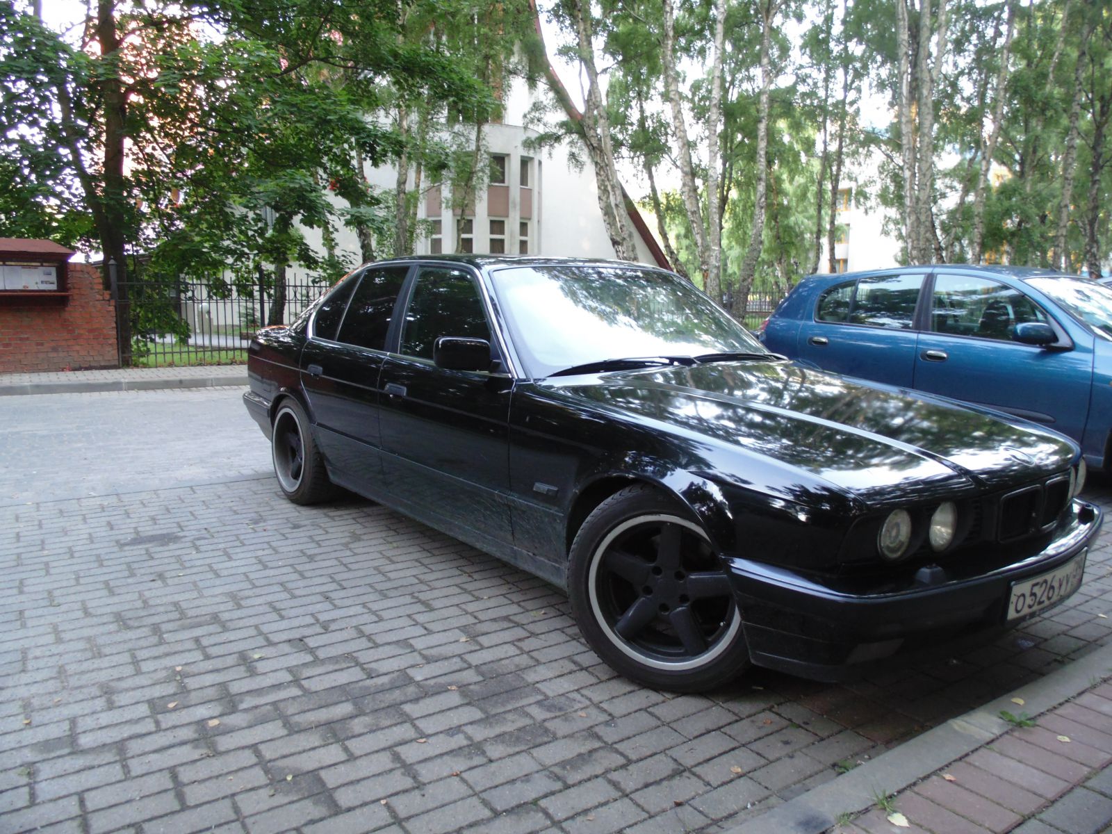 V8))