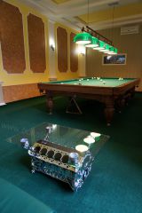 Стол V12 Luxury