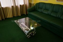 Стол V12 Luxury